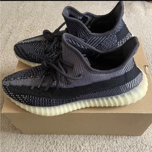 Yeezy Boost 350 V2